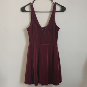 Express | Velvet Burgundy Deep Plunge Mini Dress | XS | EUC